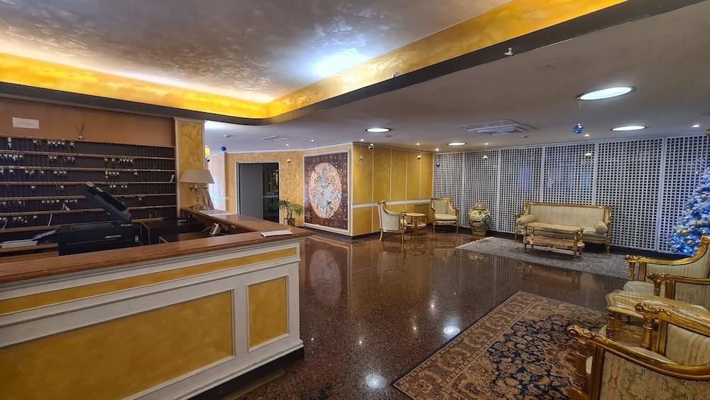 ปาร์โก้ ติร์เรโน เรสซิเดนซ์ Hotel โรม ภายนอก รูปภาพ