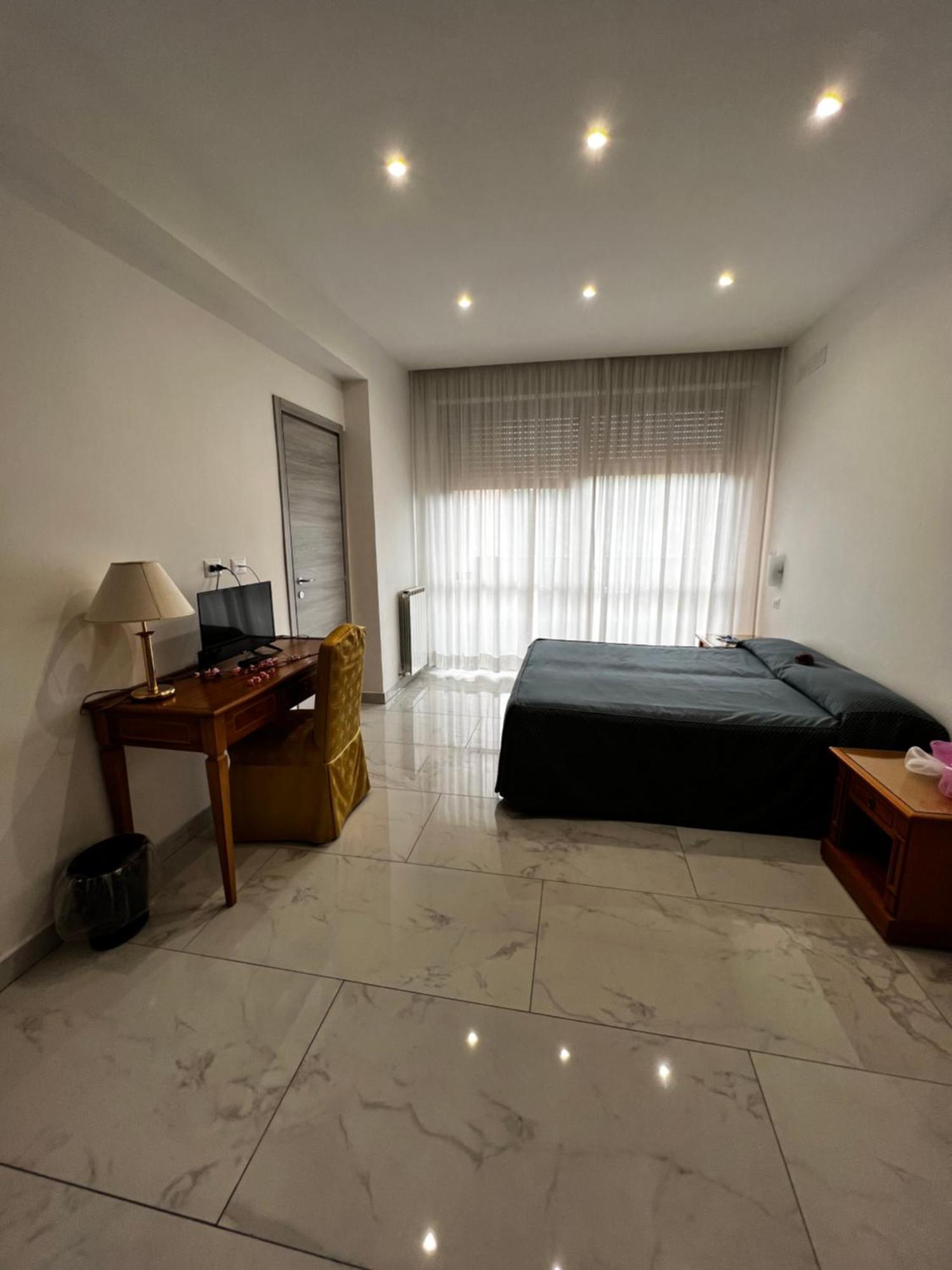 ปาร์โก้ ติร์เรโน เรสซิเดนซ์ Hotel โรม ภายนอก รูปภาพ