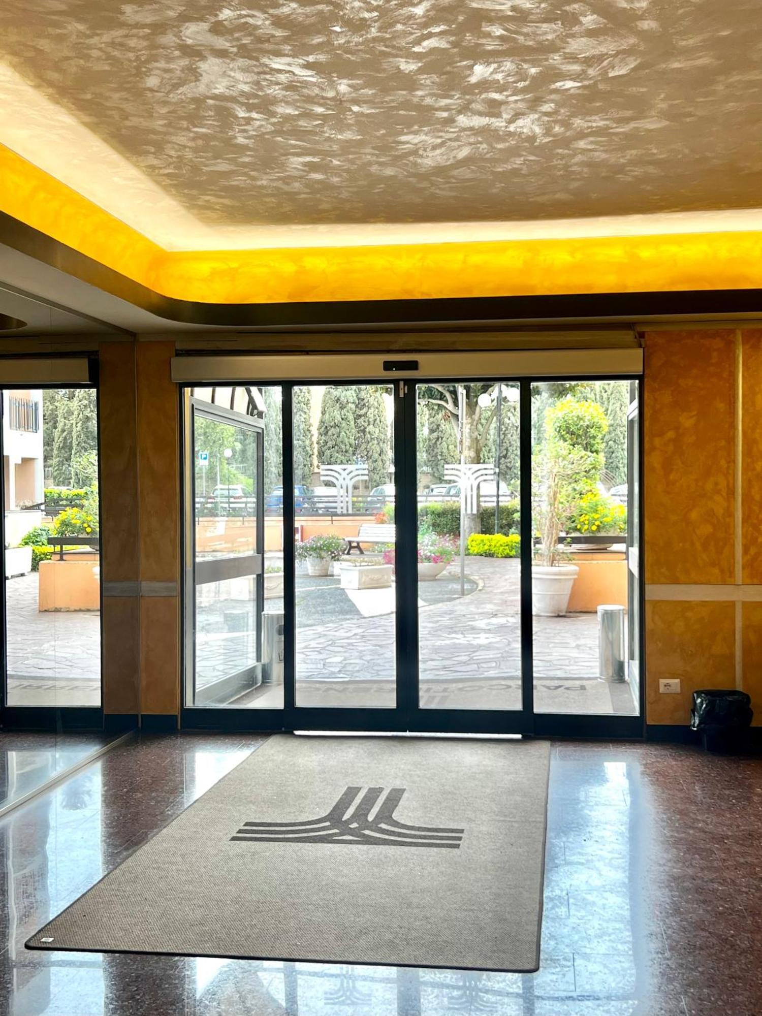 ปาร์โก้ ติร์เรโน เรสซิเดนซ์ Hotel โรม ภายนอก รูปภาพ